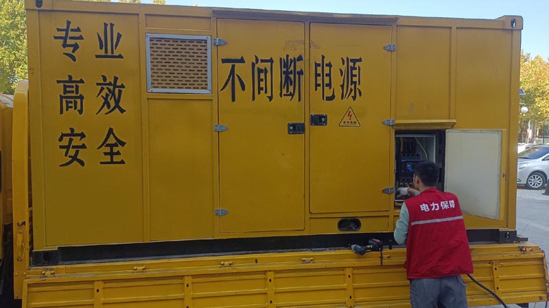 齐河柴油发电机组和UPS电源配合使用时，如何避免切换过程中的电力中断？